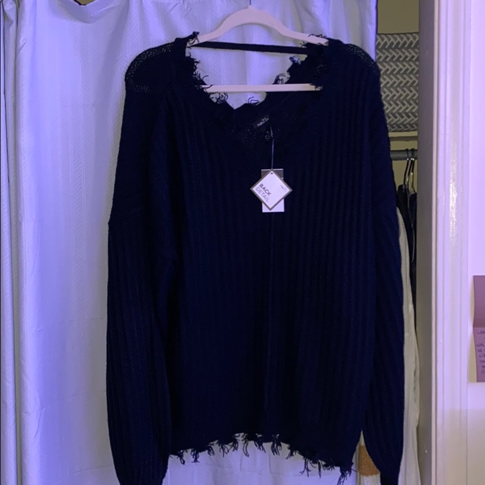 *NWT!!* Women’s Black Frayed Sweater